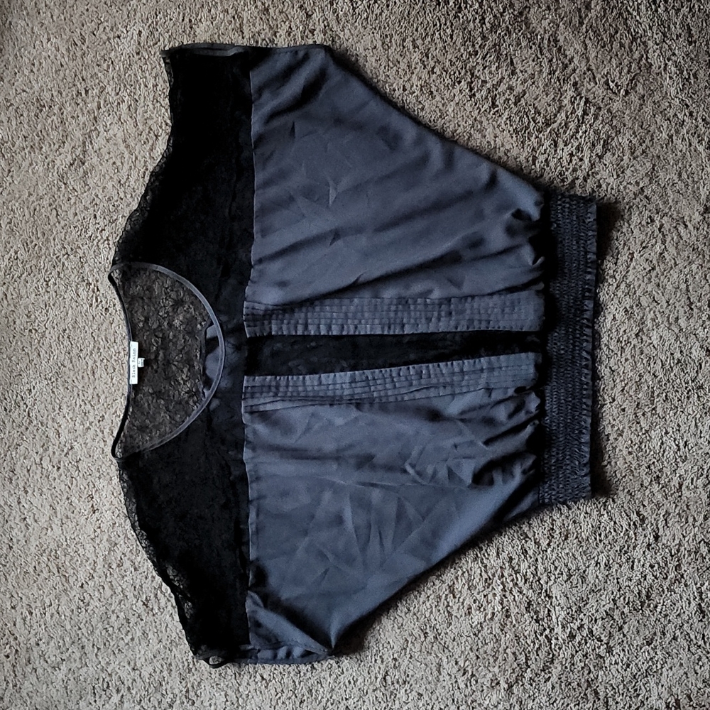 Black rainn lace grey smocked top L